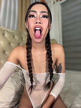 Innocent_yanixx69's Webcam Show