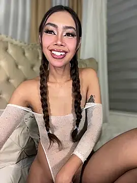 Show modela Innocent_yanixx69 na web-kameri