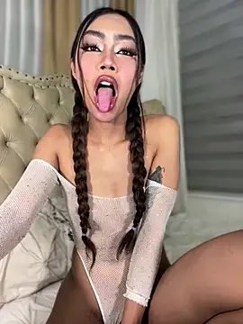 Innocent_yanixx69's Webcam Show