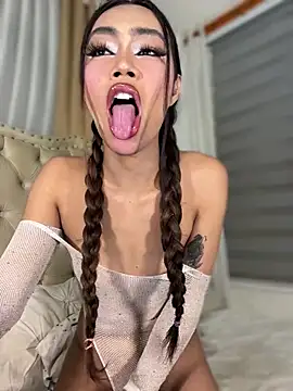 Innocent_yanixx69's Webcam Show