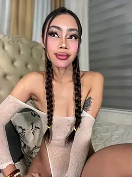 Innocent_yanixx69's Webcam Show