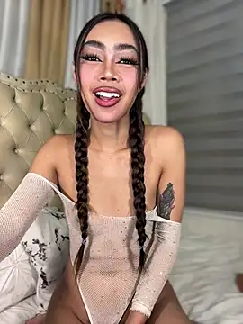 Innocent_yanixx69's Webcam Show