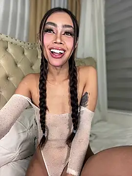 Innocent_yanixx69 网络视讯表演