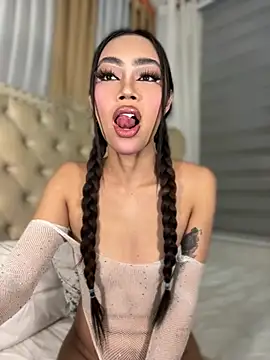 Show modela Innocent_yanixx69 na web-kameri
