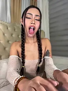 Pokazy przed kamerką – Innocent_yanixx69