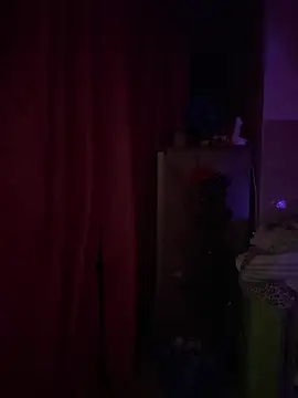 MiNniE_666 élő chatszobája