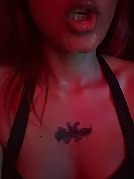 MiNniE_666 Show in webcam