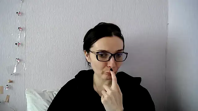 Shiny_gine's Live XXX Chat
