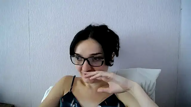 צ'אט XXX בשידור חי של Shiny_gine