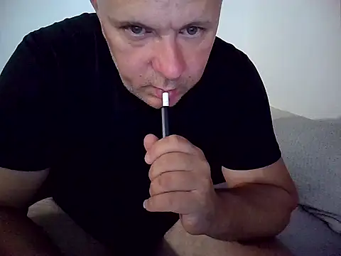 DaDDyLoVeSu83 Show in webcam