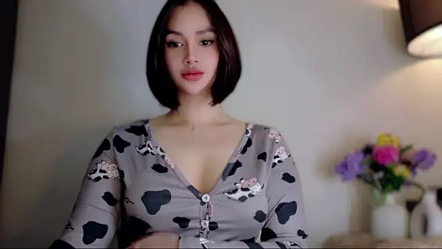 Anna_HollyDoll Adlı Modelin Web Kamerası Şovu