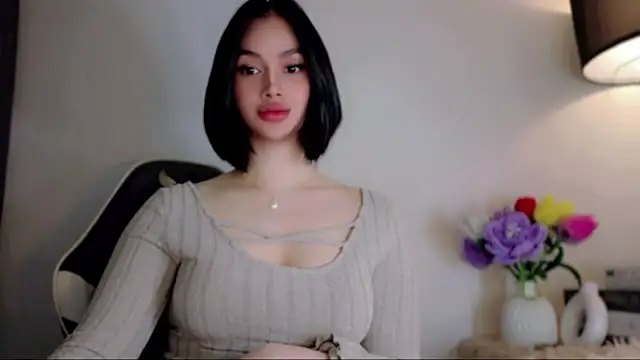 Anna_HollyDoll Show in webcam