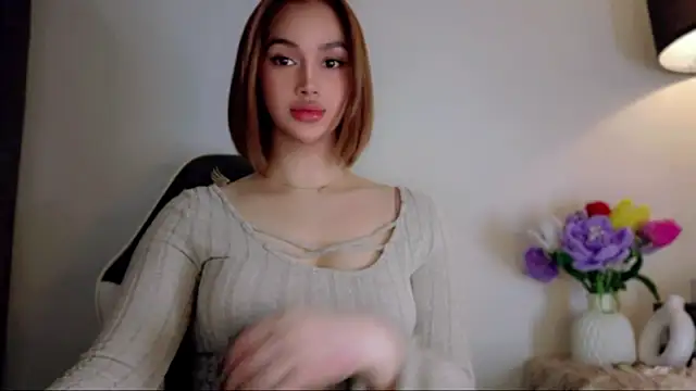 Anna_HollyDoll: διαδικτυακό σόου στην κάμερα