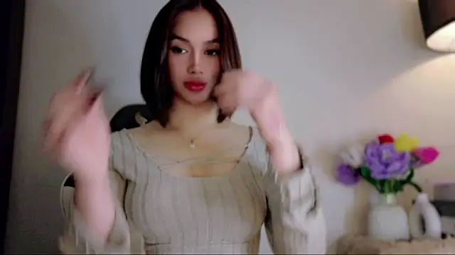 Anna_HollyDoll Adlı Modelin Web Kamerası Şovu