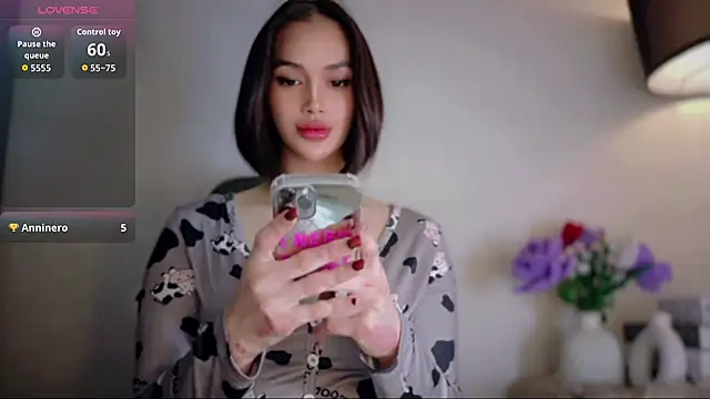 Anna_HollyDoll Adlı Modelin Web Kamerası Şovu