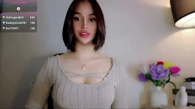 Anna_HollyDoll Adlı Modelin Web Kamerası Şovu