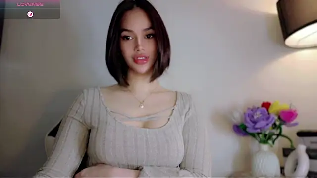 Show modela Anna_HollyDoll na web-kameri