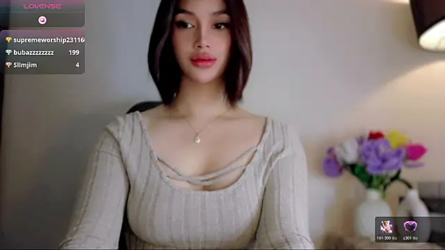 Anna_HollyDoll Adlı Modelin Web Kamerası Şovu