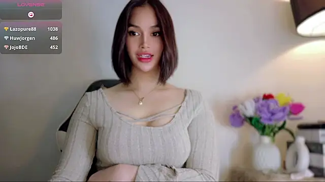 Anna_HollyDoll Show in webcam