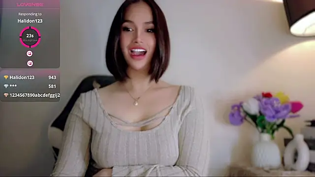 Anna_HollyDoll Adlı Modelin Web Kamerası Şovu