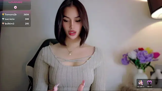 Anna_HollyDoll Show in webcam