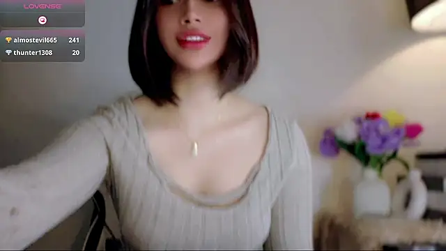 Anna_HollyDoll Show in webcam