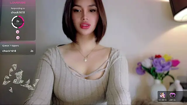 Anna_HollyDoll Adlı Modelin Web Kamerası Şovu
