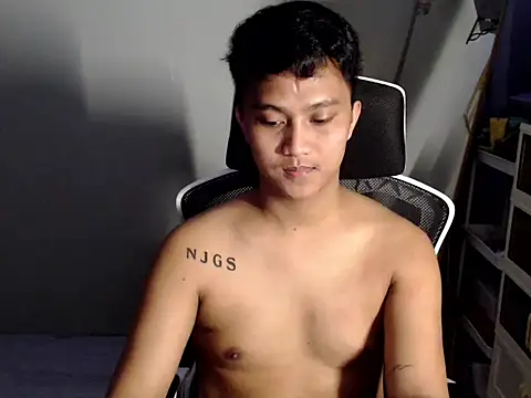 Asian_Neil143 网络视讯表演
