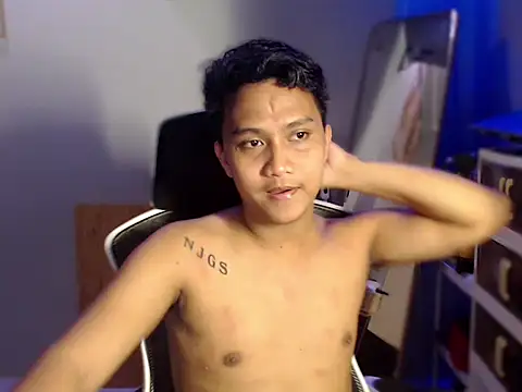 Asian_Neil143 网络视讯表演