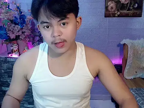 Show modela Bigboy_Hiro na web-kameri