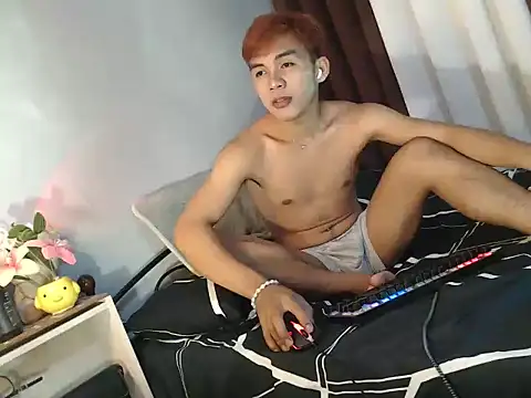 urhot_chany Show in webcam