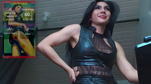 Show modela JadeScarlet_LoveLace na web-kameri