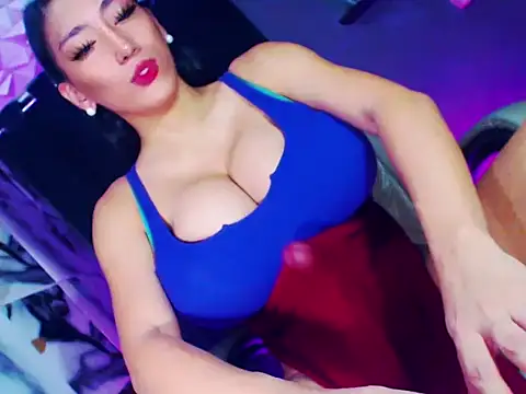 Show modela flexiblevalentina na web-kameri