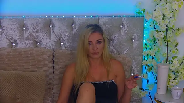 Izabellle02 Show in webcam