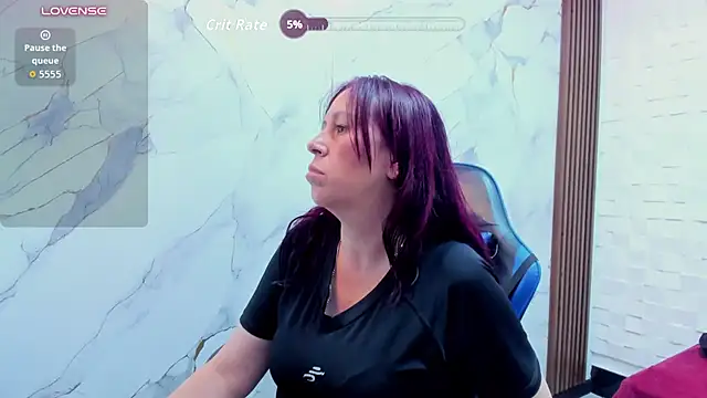 Chantalvedette: διαδικτυακό σόου στην κάμερα