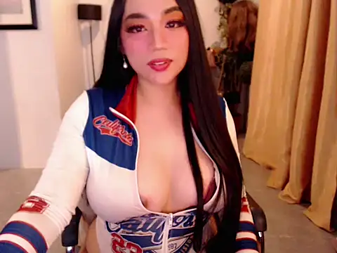 הופעת וובקאם של TheworldofPLEASURE