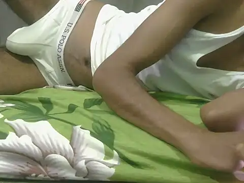 Pokazy przed kamerką – Indian_slimguyhot-16