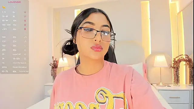 دردشة SalomeeBell الجنسية المباشرة