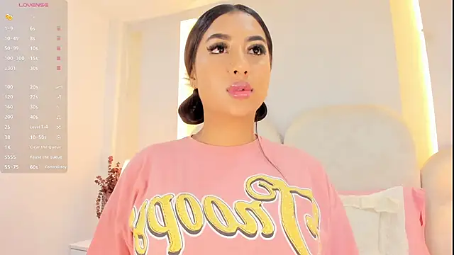 צ'אט XXX בשידור חי של SalomeeBell