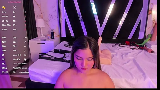 Chat XXX en directo de Wonderkloe_