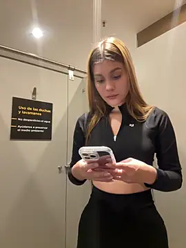 Nikii__ Adlı Modelin Web Kamerası Şovu