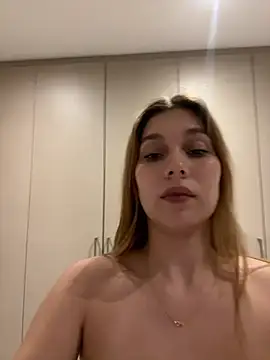 Pertunjukan Kamera Web Nikii__