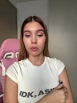 Nikii__ Webcam-Show