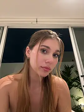 Nikii__ live XXX chat