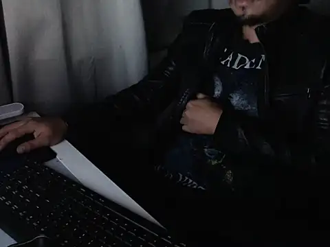 jamesCumsxx Webcam Show