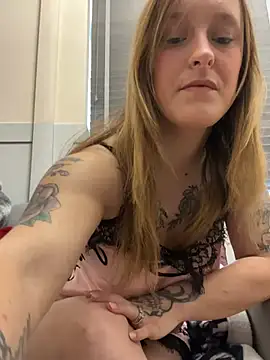 Chat +18 de LucyRoseMae ao vivo