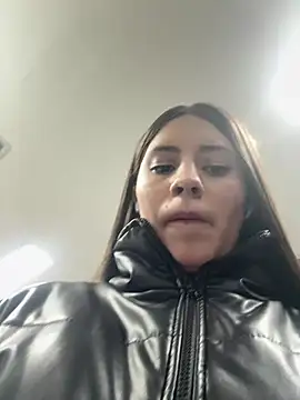 Nicolle_v Live XXX-chat