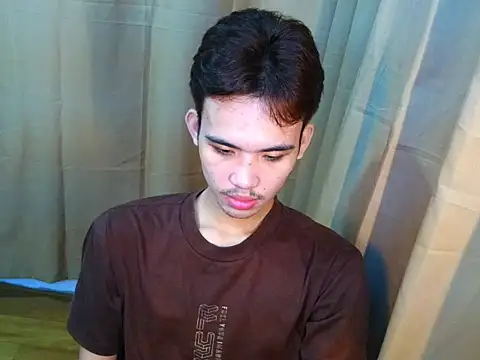 UrasianCummer02 Pertunjukan Webcam