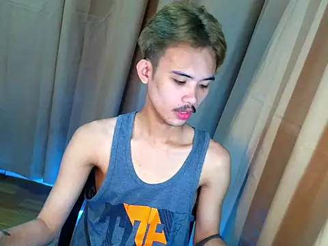 UrasianCummer02 Pertunjukan Webcam