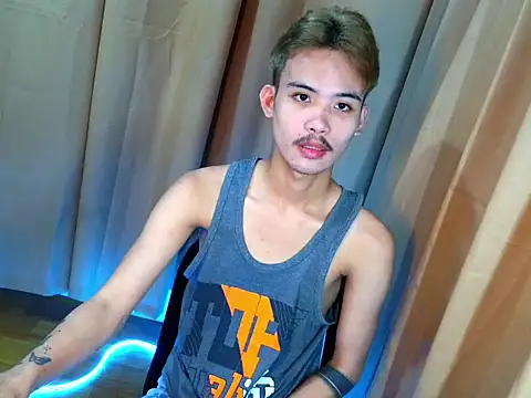 UrasianCummer02 Pertunjukan Webcam